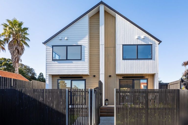 Photo of property in 11b Rangeview Road, Sunnyvale, Auckland, 0612