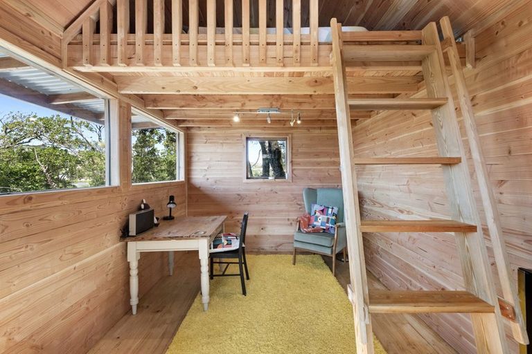 Photo of property in 35 Reuben Avenue, Brooklyn, Wellington, 6021