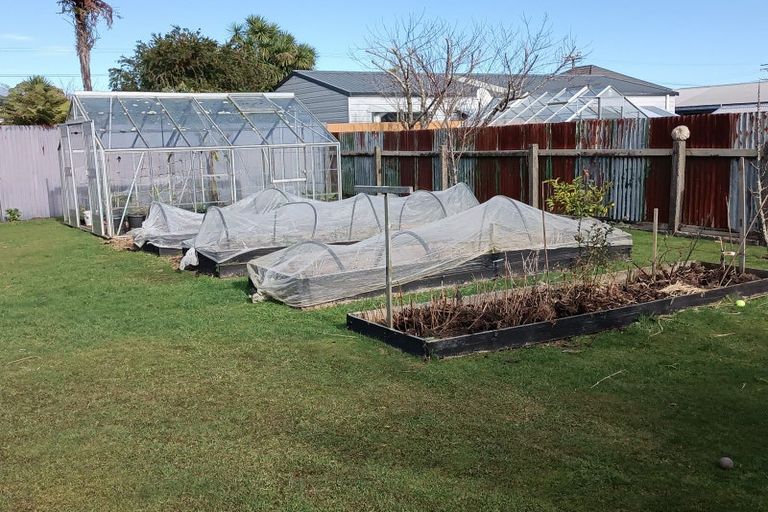 Photo of property in 102 Peel Street, Westport, 7825