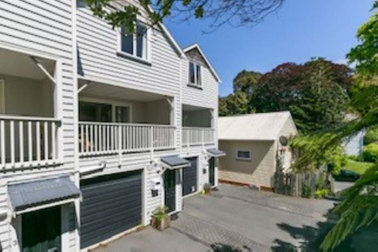 Photo of property in 2/57 Simla Crescent, Khandallah, Wellington, 6035