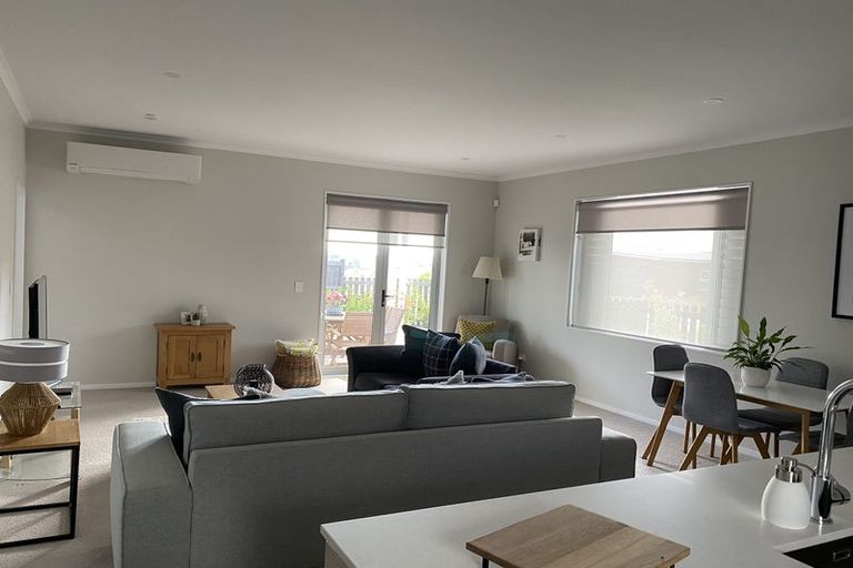 Photo of property in 2 Toka Lane, Red Beach, 0932