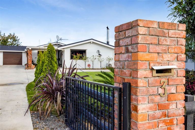 Photo of property in 3 Kowhai Street, Hawera, 4610