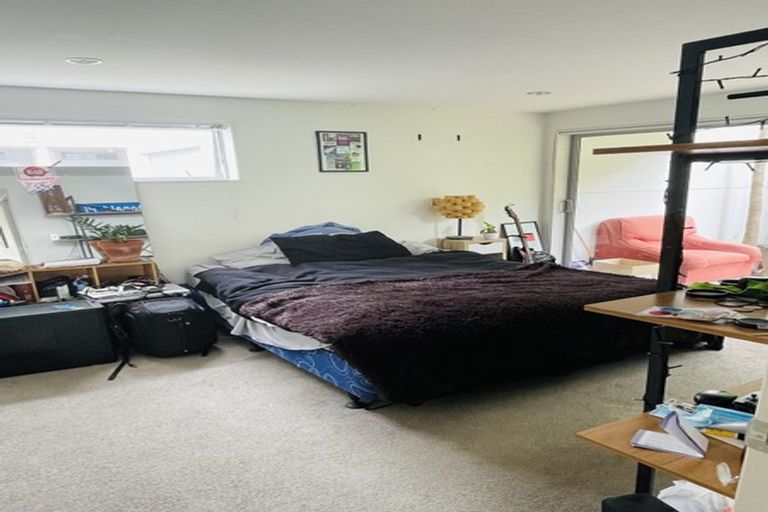 Photo of property in 63u2 Darlington Road, Miramar, Wellington, 6022