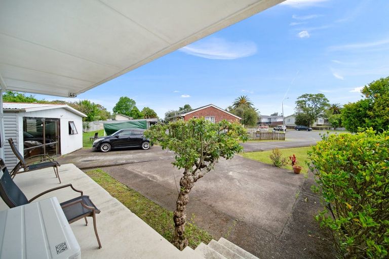 Photo of property in 15 Penderford Place, Mangere East, Auckland, 2024