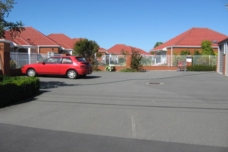 Photo of property in 12 Golf Links Road, Shirley, Christchurch, 8061