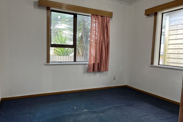 Photo of property in 2 Henwood Road, Mangere East, Auckland, 2024