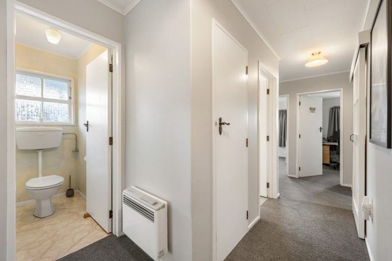 Photo of property in 18 Chippendale Crescent, Highbury, Palmerston North, 4412