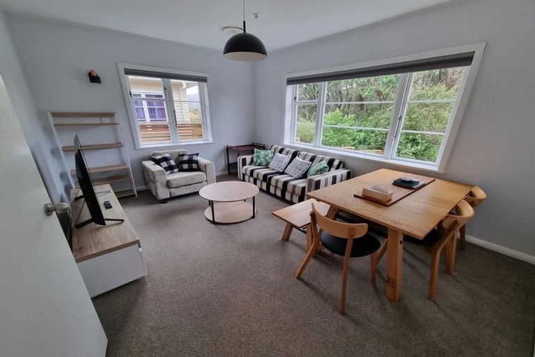 Photo of property in 12 Rodney Street, Northland, Wellington, 6012