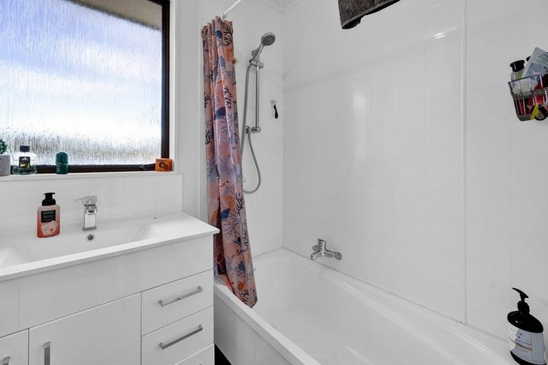 Photo of property in 13 Manuka Place, Hawera, 4610