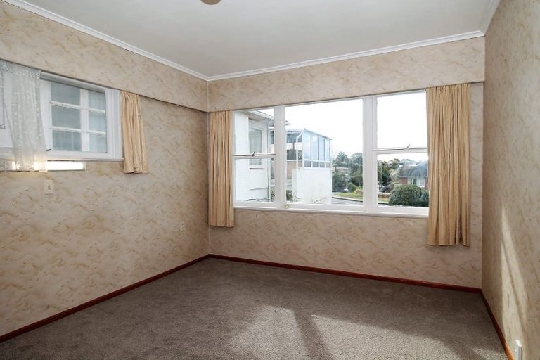 Photo of property in 13 Lyndhurst Road, Te Atatu South, Auckland, 0610