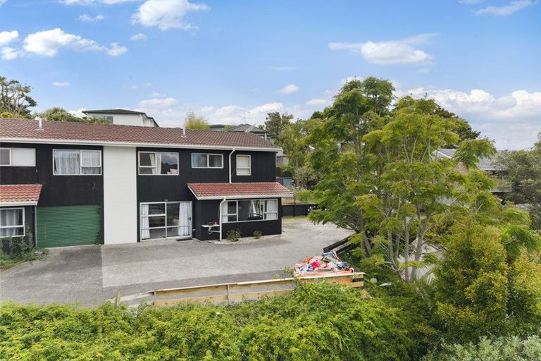 Photo of property in 2/39c Coronation Road, Hillcrest, Auckland, 0627