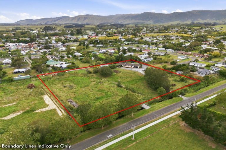 Photo of property in 1 Graham Street, Shannon, 4821