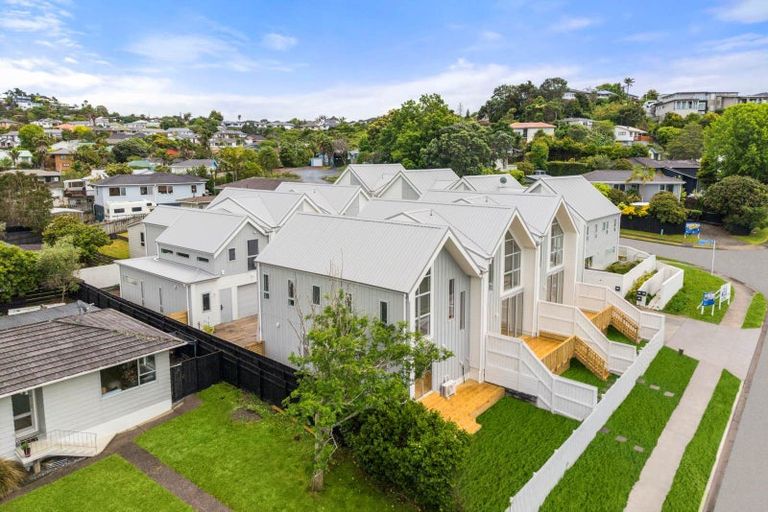 Photo of property in 10c Clensmore Place, Torbay, Auckland, 0630