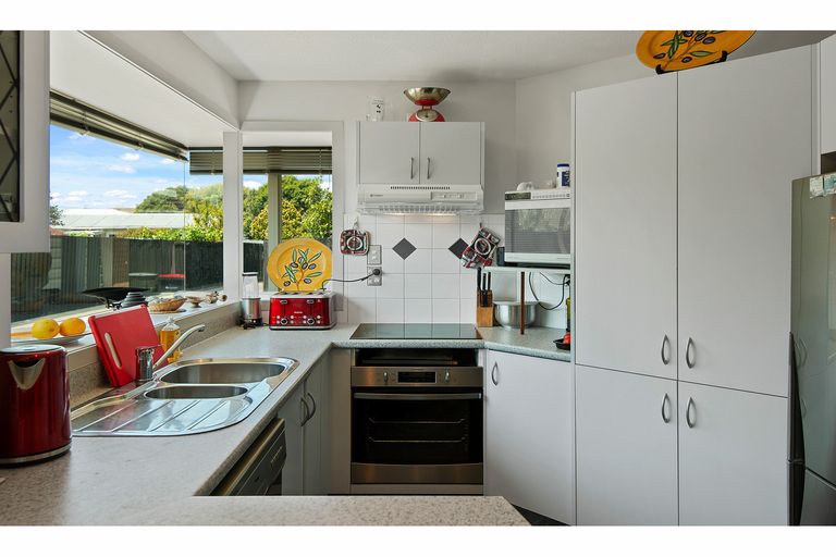 Photo of property in 1/10 Maryhill Avenue, Hoon Hay, Christchurch, 8025