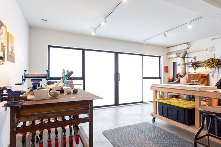 Photo of property in 394 The Esplanade, Island Bay, Wellington, 6023