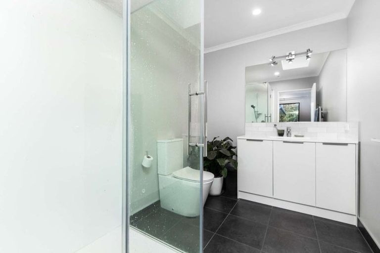 Photo of property in 3/86 Kauri Road, Birkenhead, Auckland, 0626