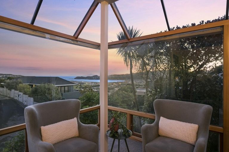 Photo of property in 4 Inverell Way, Seatoun, Wellington, 6022