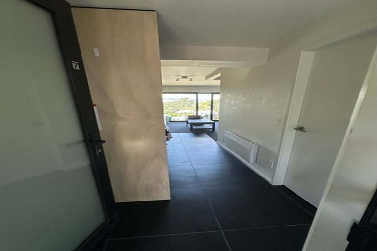 Photo of property in Barton Flats, 1/9-11 Barton Terrace, Thorndon, Wellington, 6011