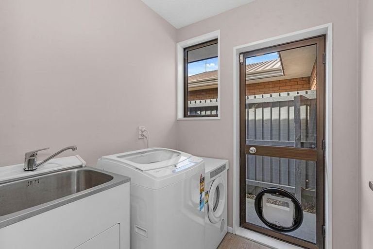 Photo of property in 6b Rolfe Place, Bishopdale, Christchurch, 8053