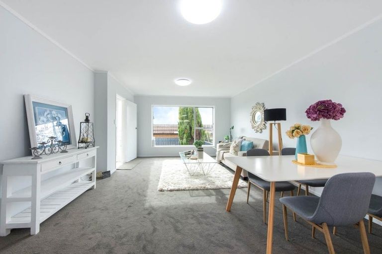 Photo of property in 4/92 Lynwood Road, New Lynn, Auckland, 0600