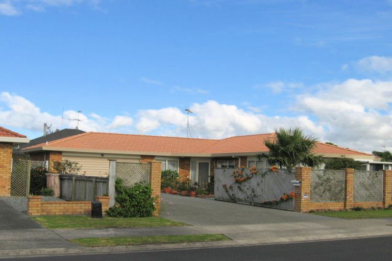 Photo of property in 91 Lakeside Drive, Orewa, 0931