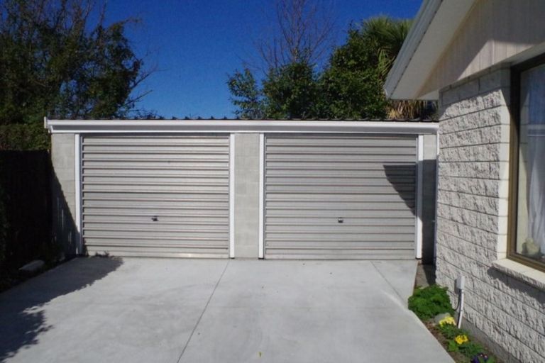 Photo of property in 14 Resolution Place, Bryndwr, Christchurch, 8053