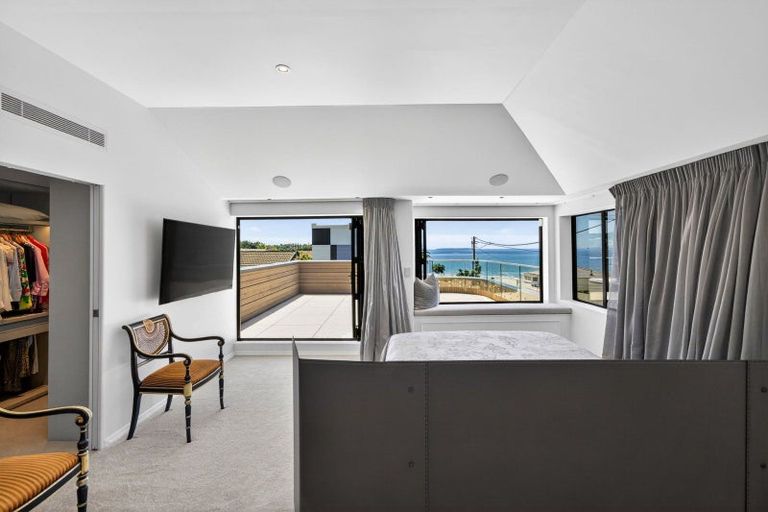 Photo of property in 1/60 Milford Road, Milford, Auckland, 0620