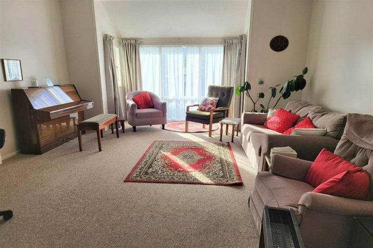 Photo of property in 90 Eden Street, Island Bay, Wellington, 6023