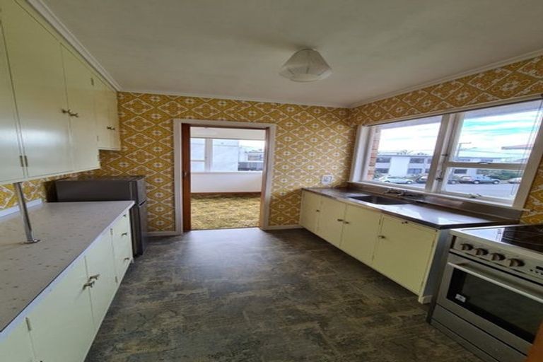 Photo of property in 264 Courtenay Street, Strandon, New Plymouth, 4312