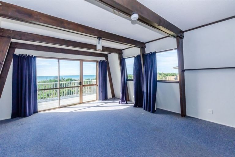 Photo of property in 245 Manly Street, Paraparaumu Beach, Paraparaumu, 5032