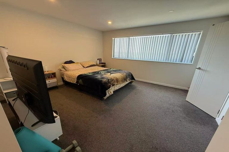 Photo of property in 309 Don Buck Road, Massey, Auckland, 0614