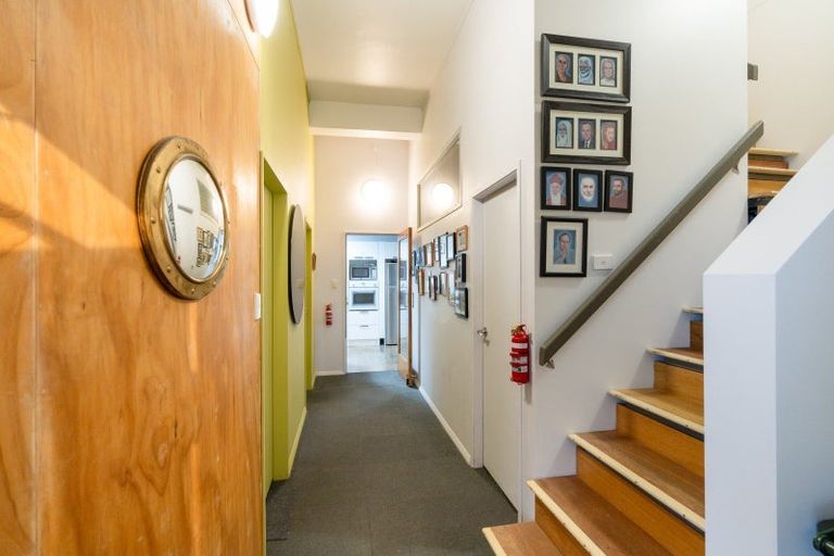 Photo of property in 10 Oxford Terrace, Mount Cook, Wellington, 6021