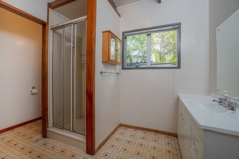 Photo of property in 107 Konini Road, Titirangi, Auckland, 0604