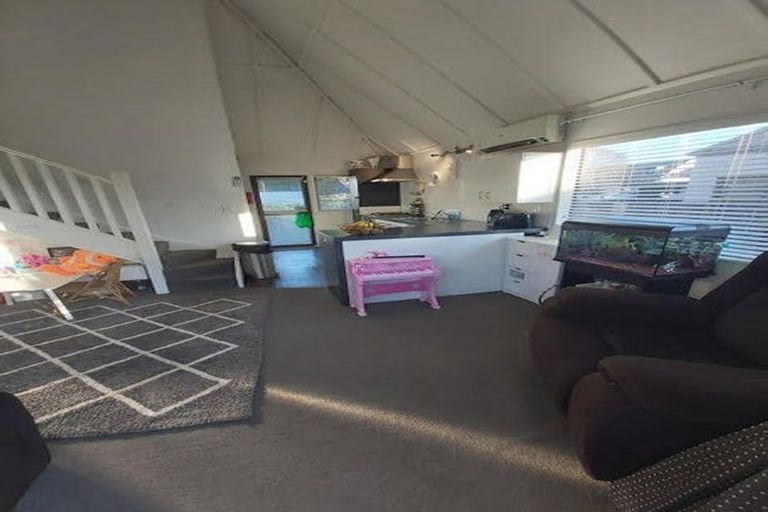 Photo of property in 9/58 Manuroa Road, Takanini, 2112