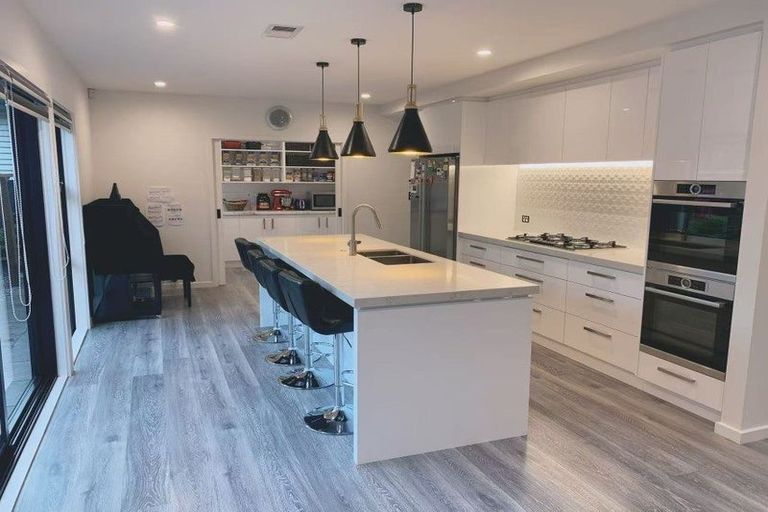 Photo of property in 39 Hinau Street, Woburn, Lower Hutt, 5011