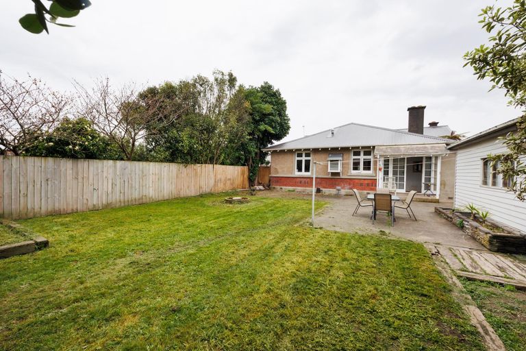 Photo of property in 8 Annandale Avenue, Takaro, Palmerston North, 4410