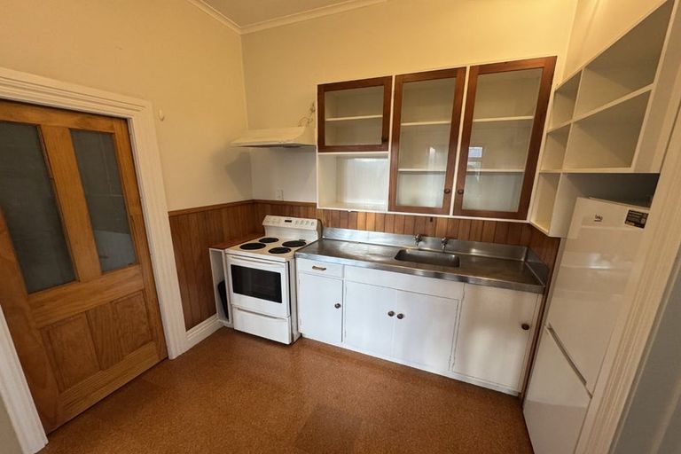 Photo of property in 27 Shannon Street, Mount Victoria, Wellington, 6011