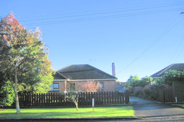 Photo of property in 2/27 Avis Avenue, Papatoetoe, Auckland, 2025