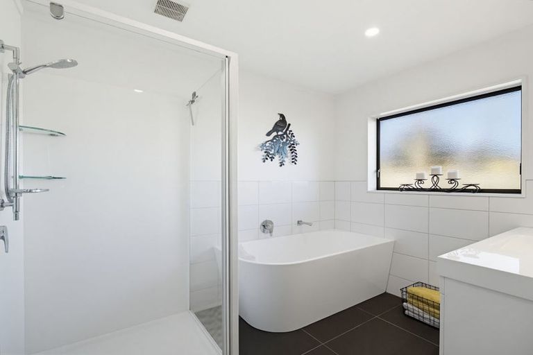 Photo of property in 11 Fern Grove, Taradale, Napier, 4112