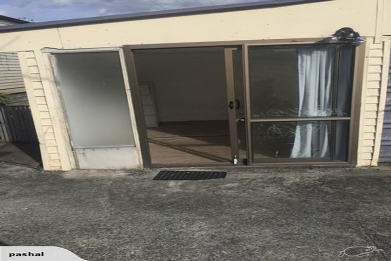 Photo of property in 79 Roberts Road, Te Atatu South, Auckland, 0610