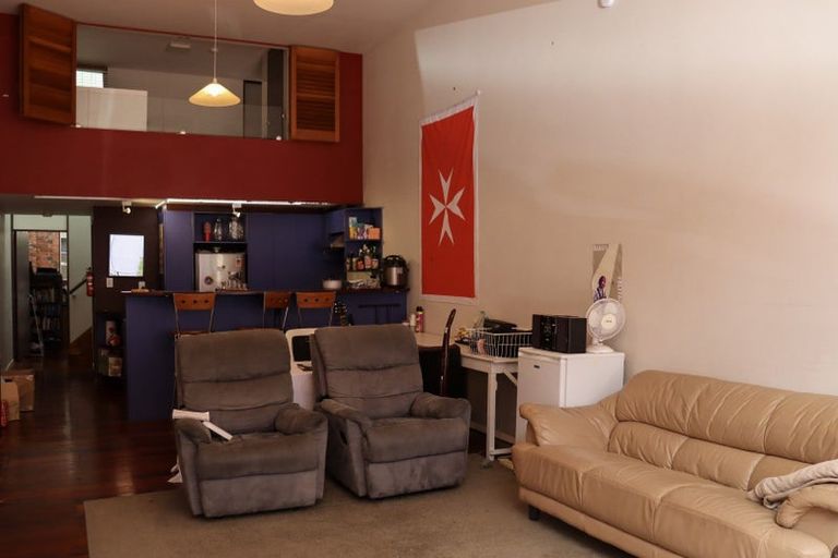 Photo of property in Courtenay Mews Apartments, 5/14 Alpha Street, Te Aro, Wellington, 6011