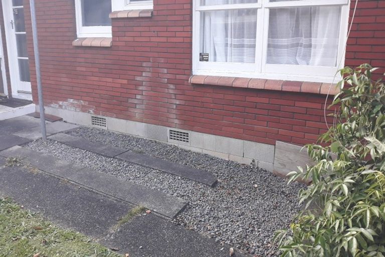 Photo of property in 2/1 Evelyn Place, Hillcrest, Auckland, 0627