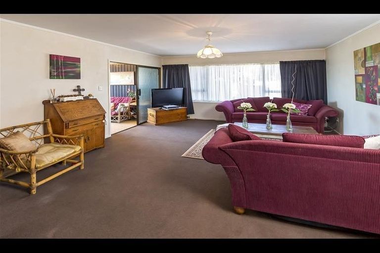 Photo of property in 3/320 Pakuranga Road, Pakuranga Heights, Auckland, 2010