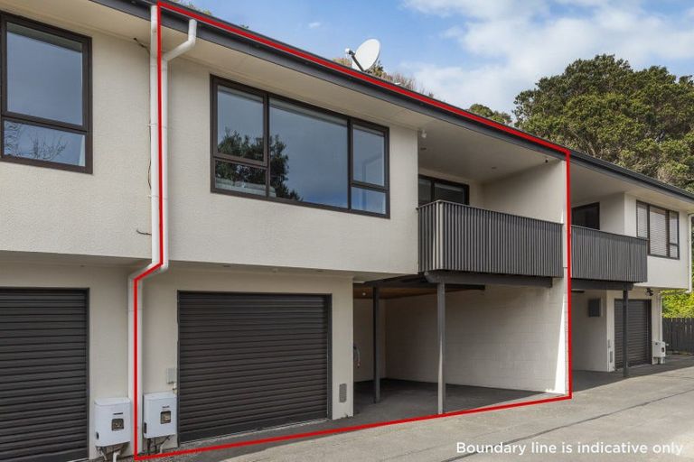 Photo of property in 2/24 Acheron Road, Paremata, Porirua, 5026