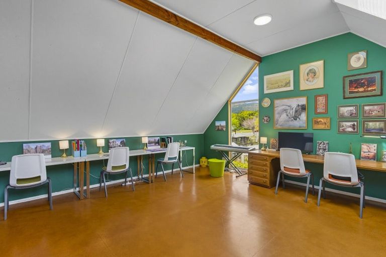 Photo of property in 335 Te Moana Road, Waikanae, 5036