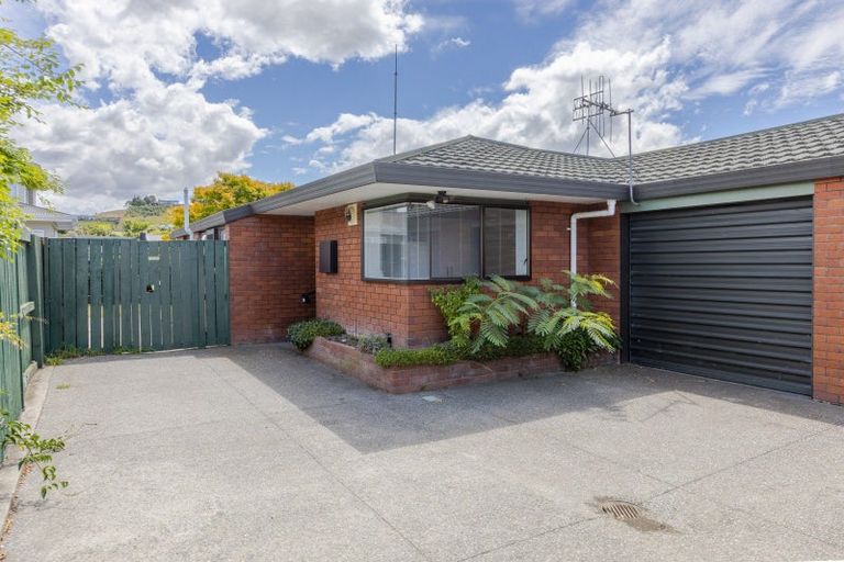 Photo of property in 82b Church Road, Taradale, Napier, 4112