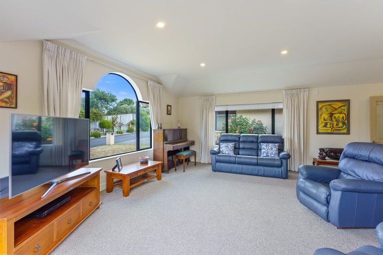 Photo of property in 42 Monarch Place, Paraparaumu Beach, Paraparaumu, 5032