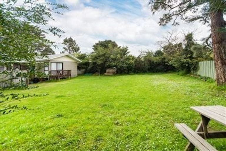 Photo of property in 39 Garelja Road, Henderson, Auckland, 0612
