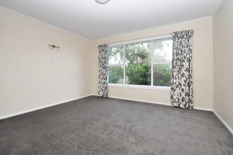 Photo of property in 20 Matipo Road, Te Atatu Peninsula, Auckland, 0610