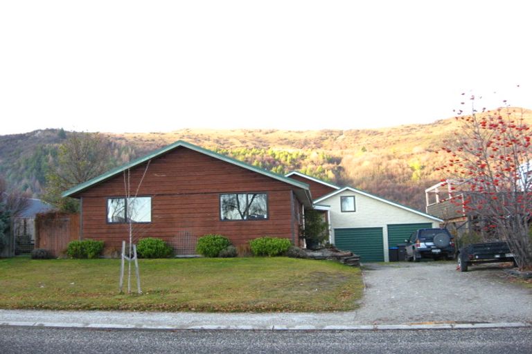 Photo of property in 69 Centennial Avenue, Arrowtown, 9302